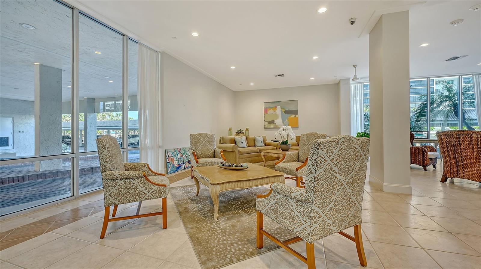 LIDO BEACH CLUB - Residential