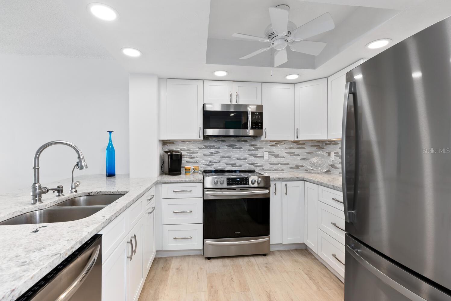 SIESTA HARBOR II - Residential