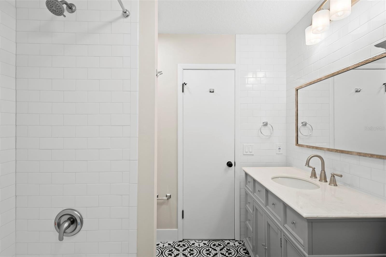 CODRINGTONS BLK 17 DELAND - Residential Lease