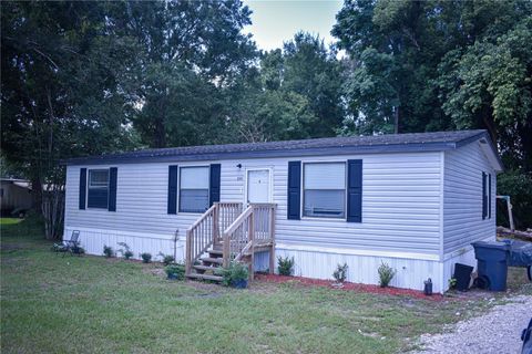 A home in LAKE WALES