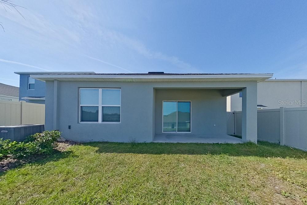 LAKE GRIFFIN RESERVE - Residential Lease