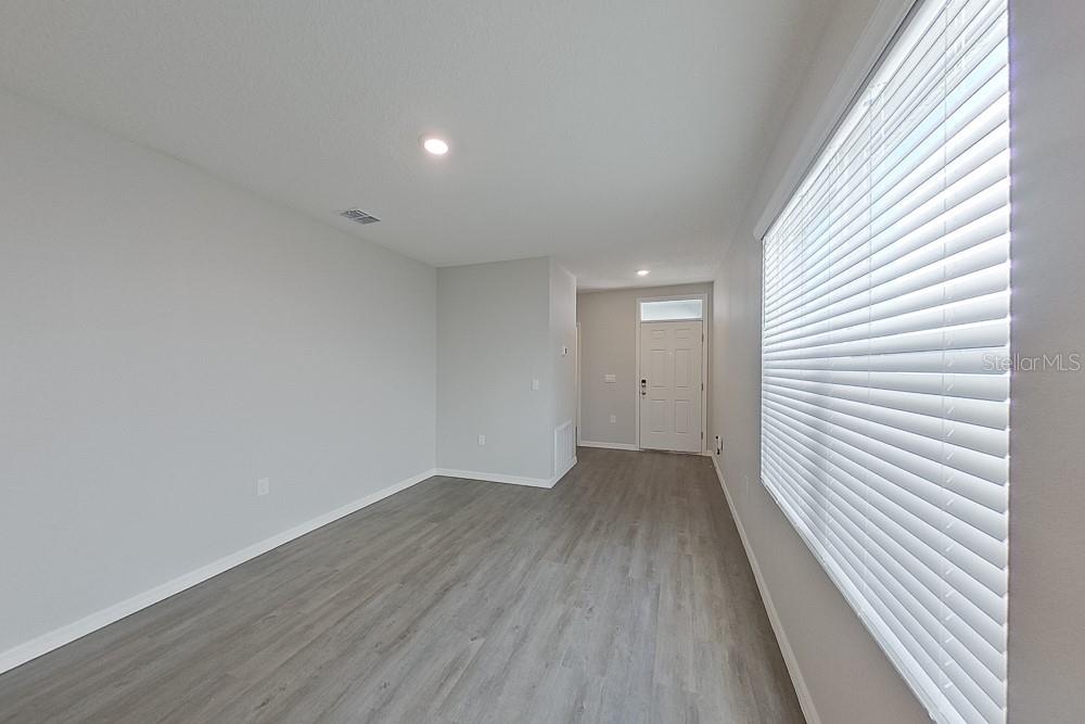 LAKE GRIFFIN RESERVE - Residential Lease