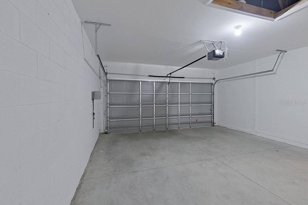 LAKE GRIFFIN RESERVE - Residential Lease