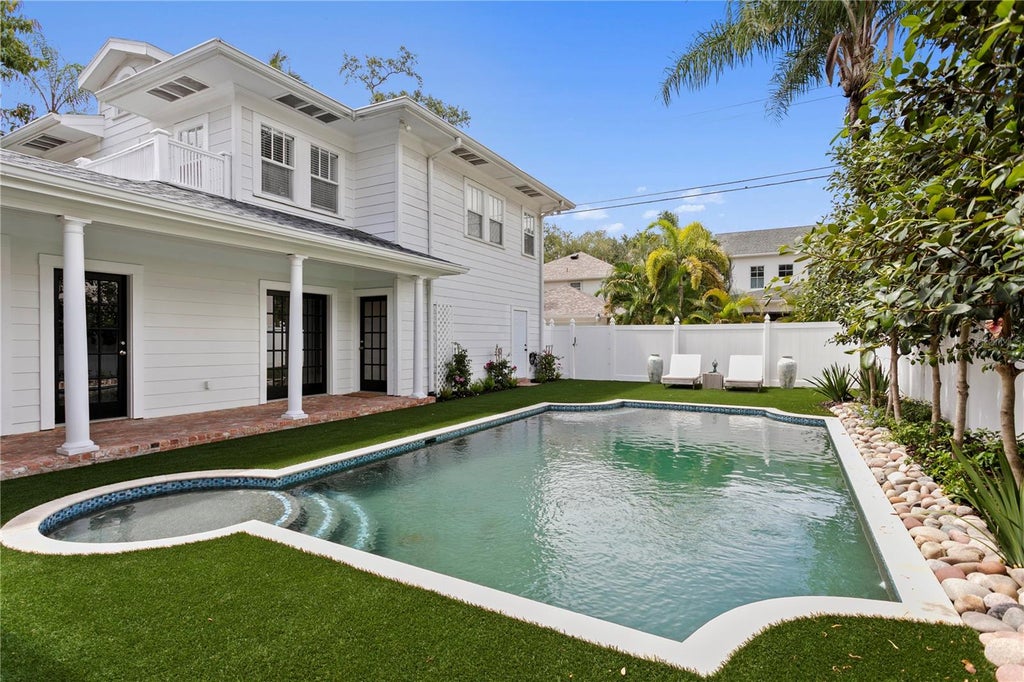 Photo of 2523 W Sunset Drive, Tampa, FL 33629 (MLS # TB8532258)