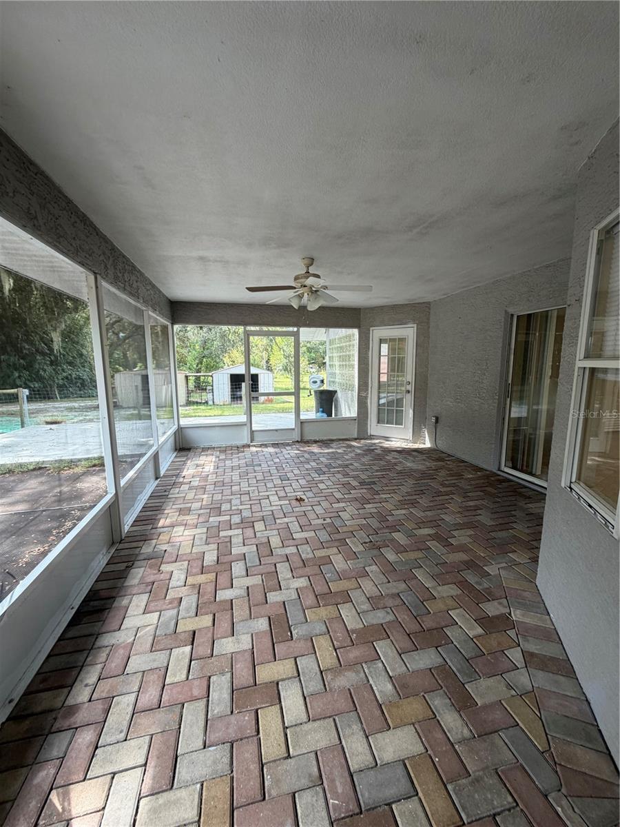 5956 W GREEN ACRES STREET