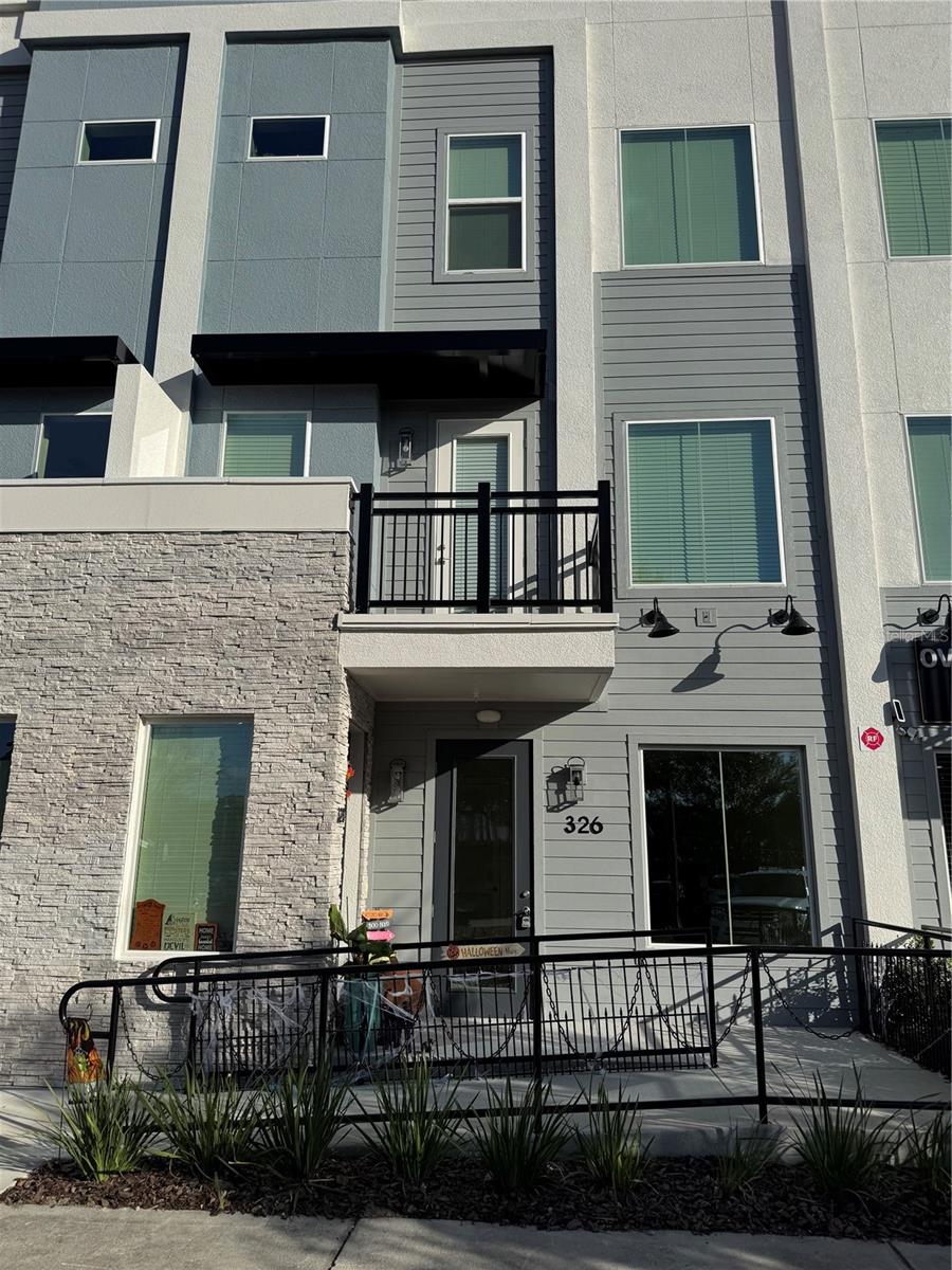 TOWNHOMES AT CITY PLACE - Commercial Lease