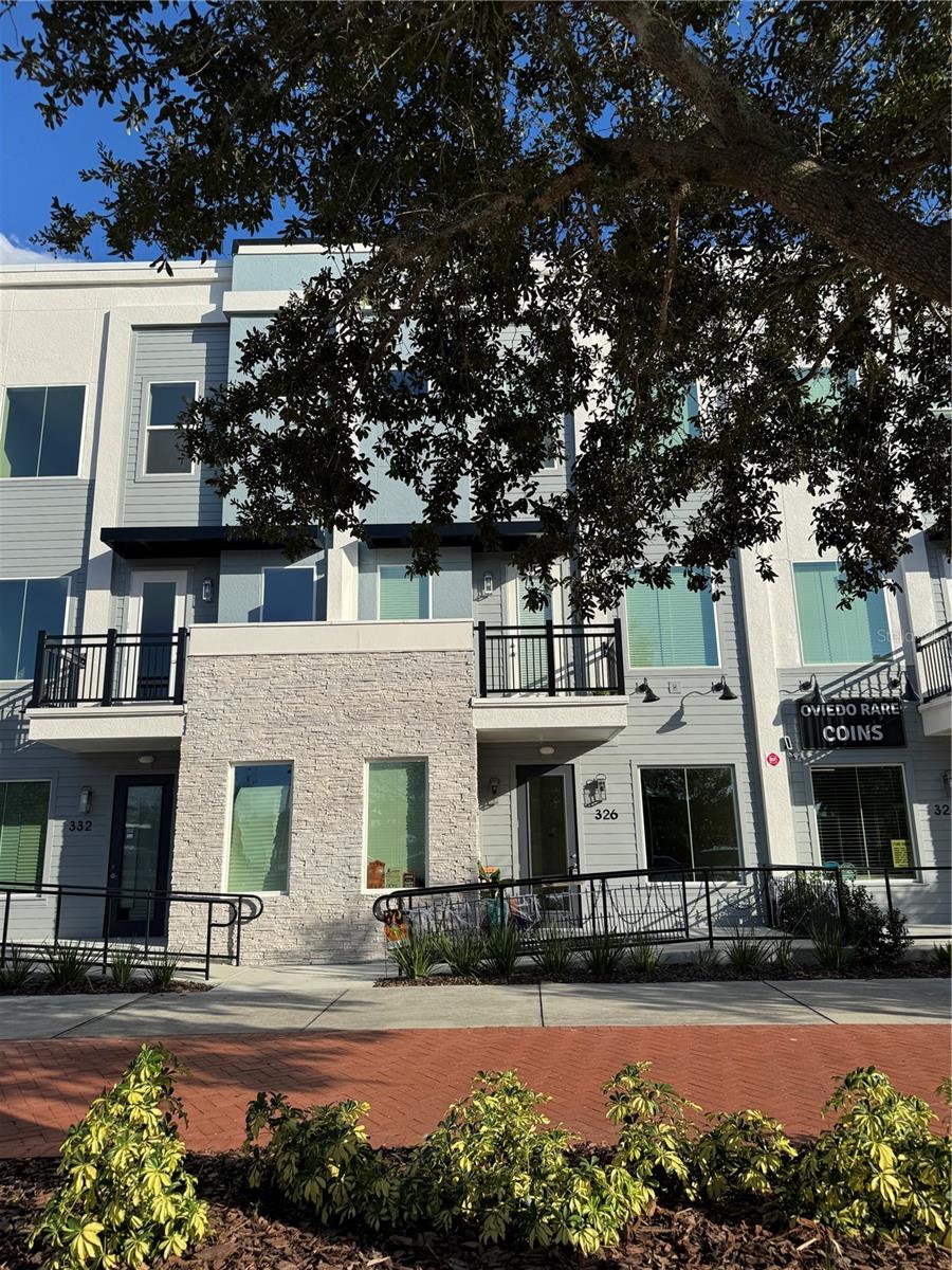 TOWNHOMES AT CITY PLACE - Commercial Lease