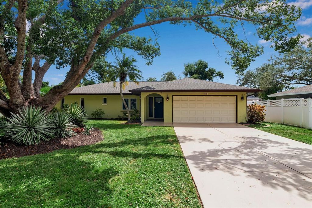 Photo of 155 Mimosa Circle, Sarasota, FL 34232 (MLS # A4667173)