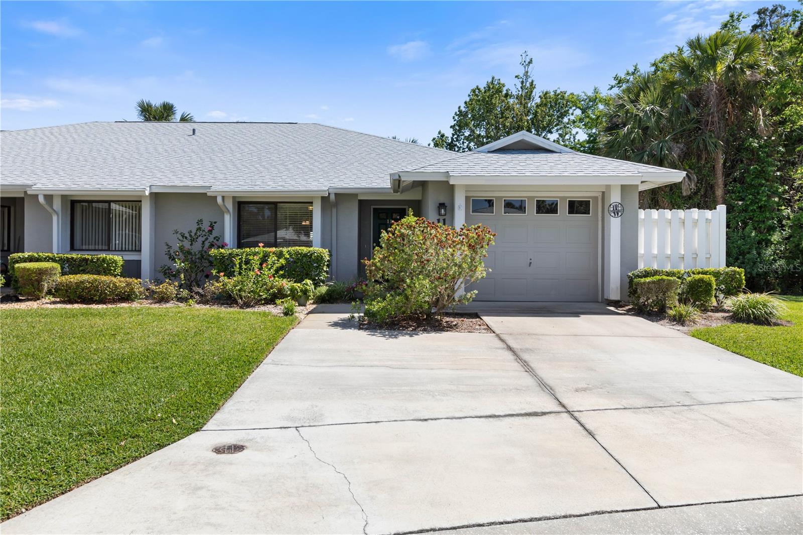 11 LAKE FOREST COURT N