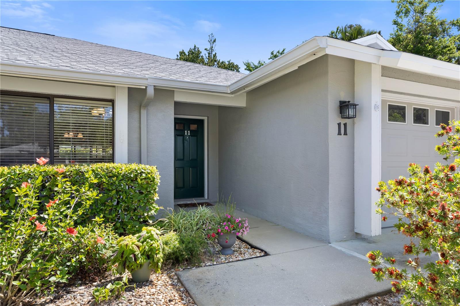 11 LAKE FOREST COURT N