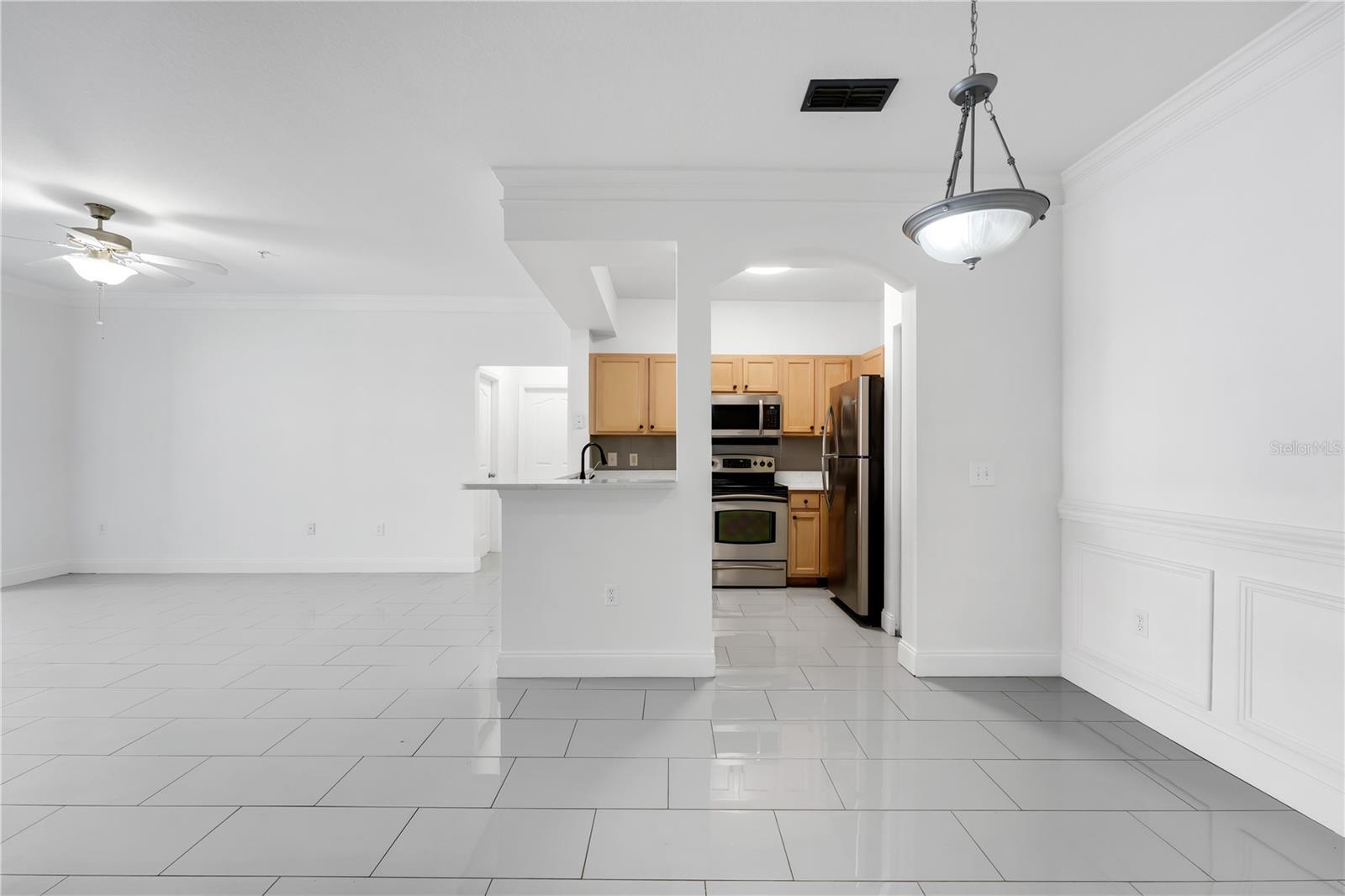 DISCOVERY PALMS - Residential Lease