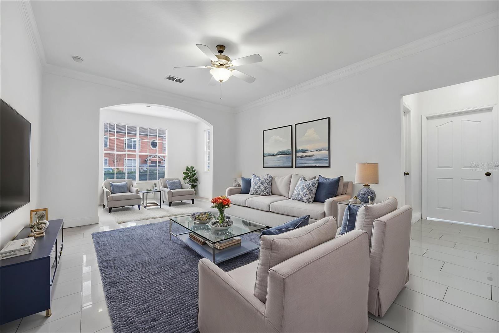 DISCOVERY PALMS - Residential Lease