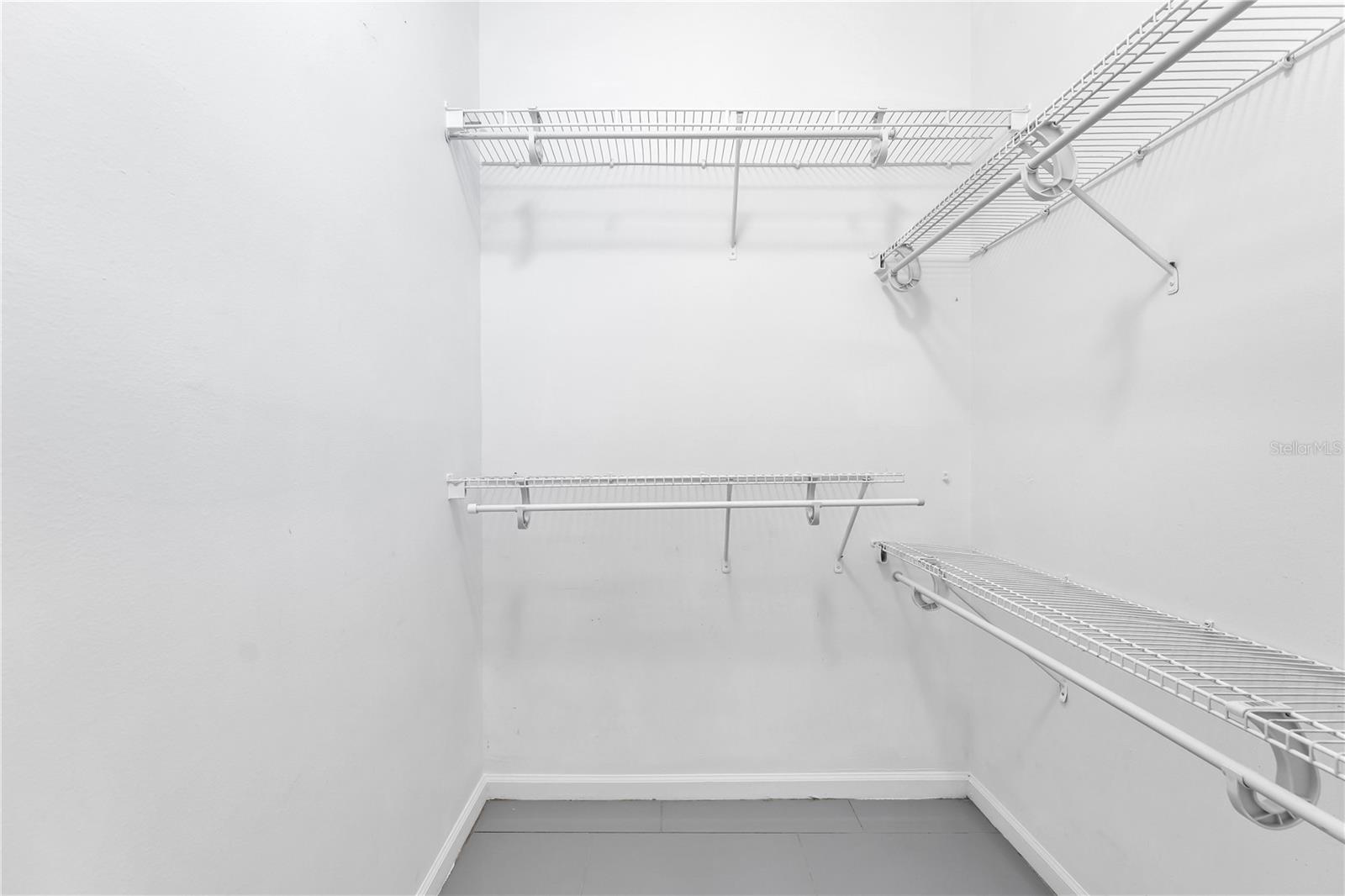 DISCOVERY PALMS - Residential Lease