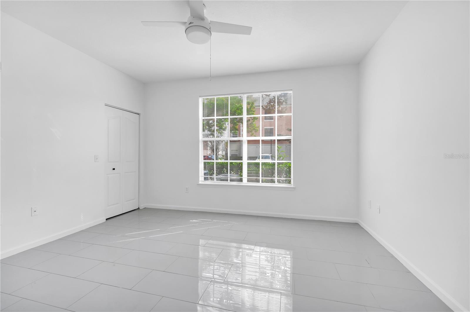 DISCOVERY PALMS - Residential Lease