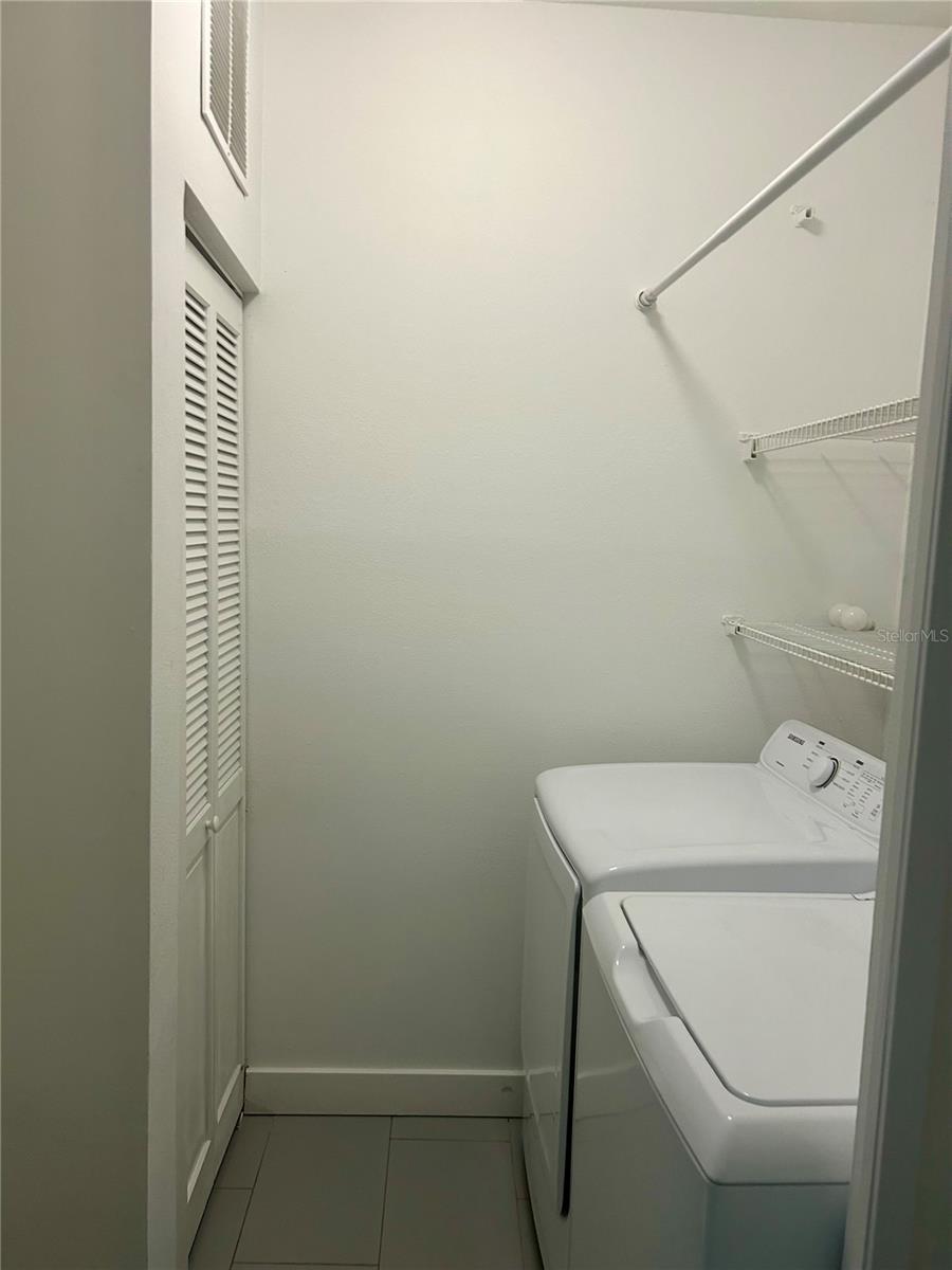 DISCOVERY PALMS - Residential Lease