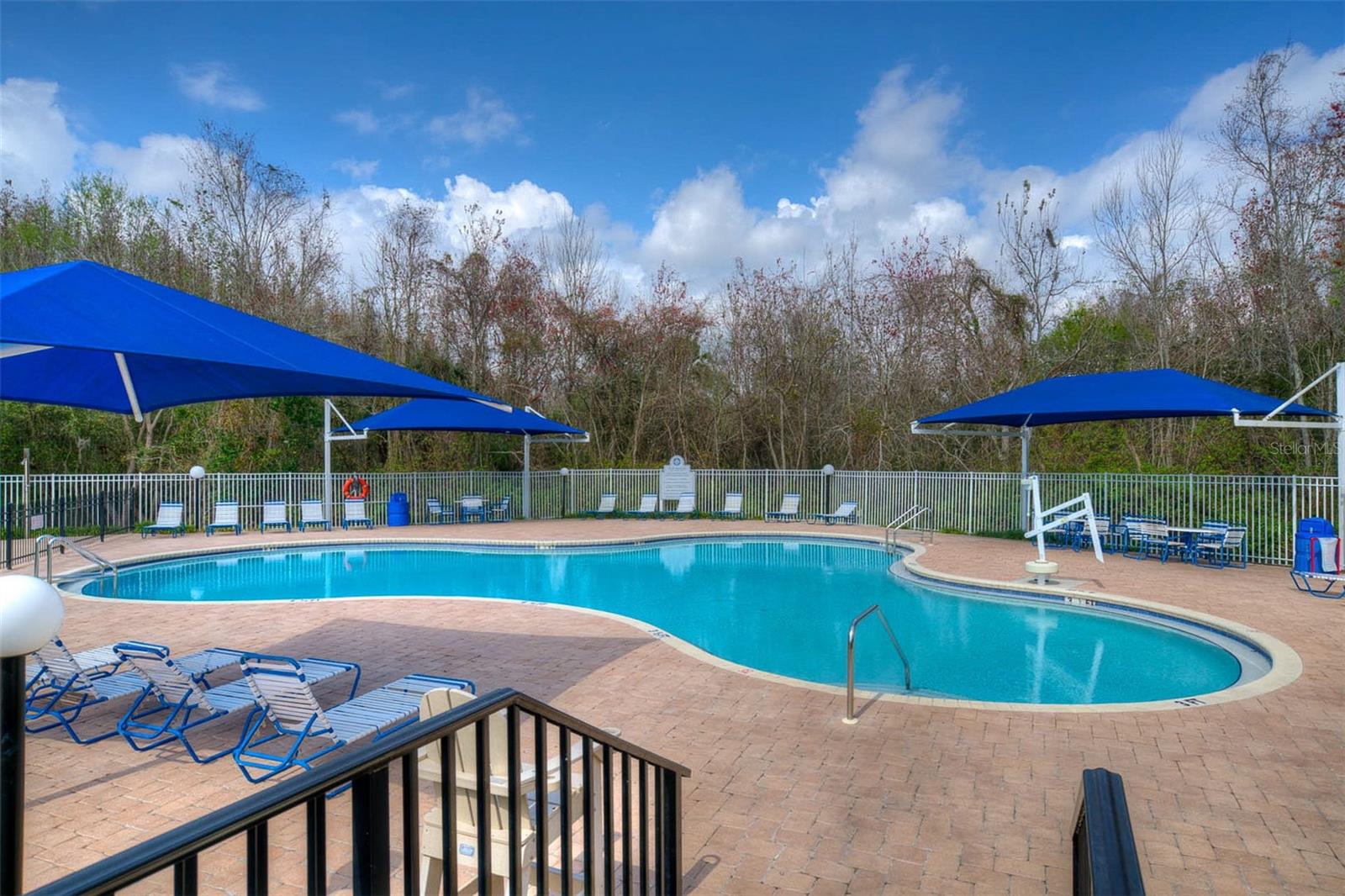 MEADOW POINTE - Residential