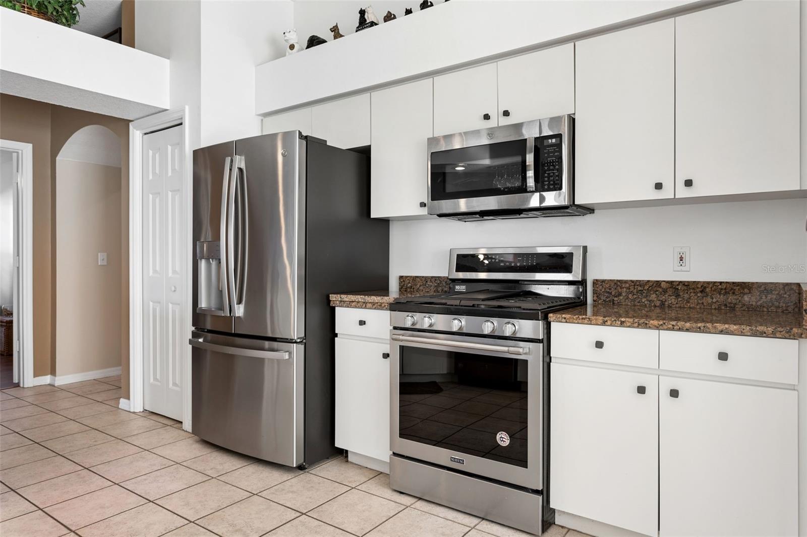 MEADOW POINTE - Residential