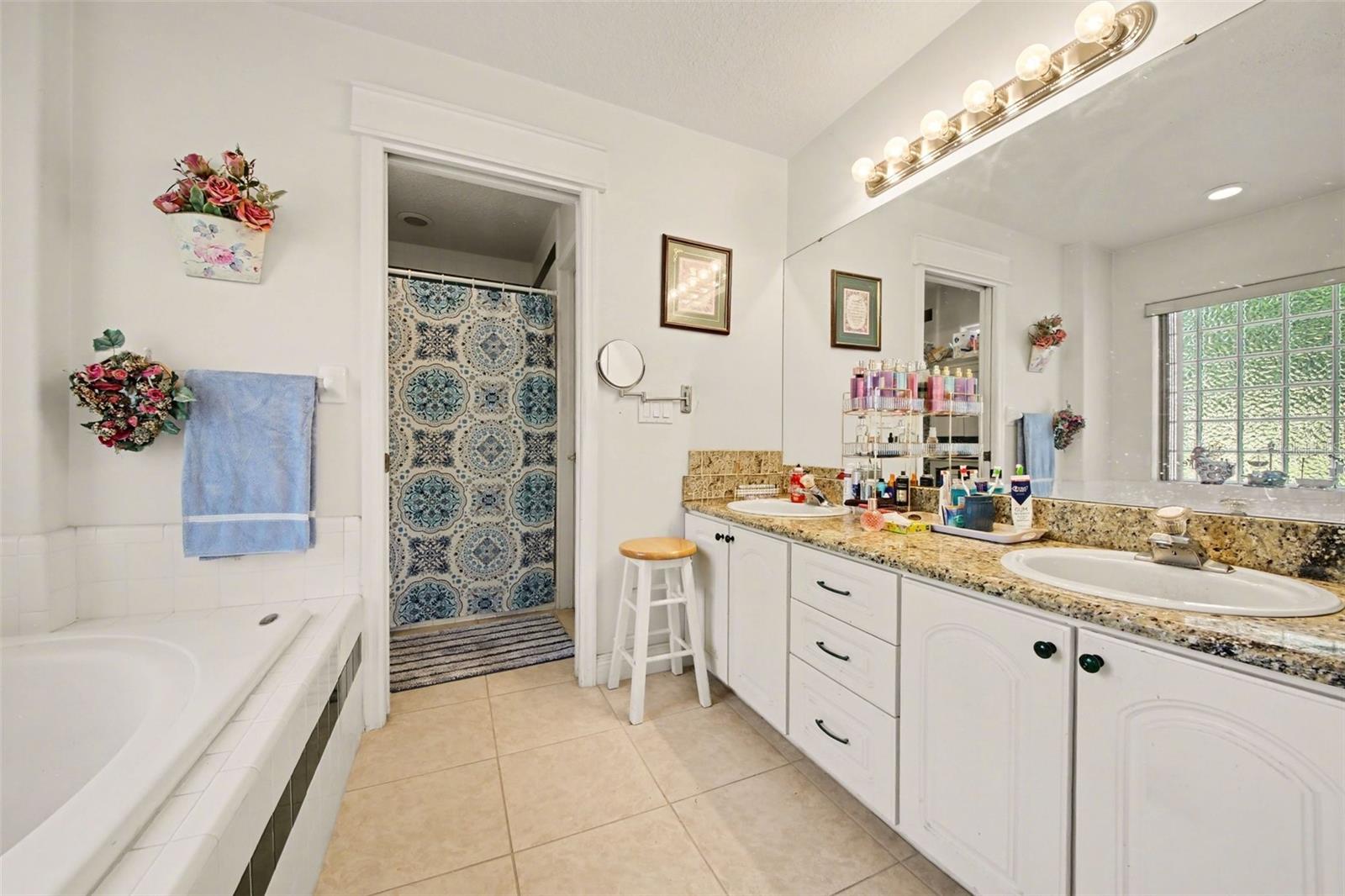 OAKLAND SHORES - Residential