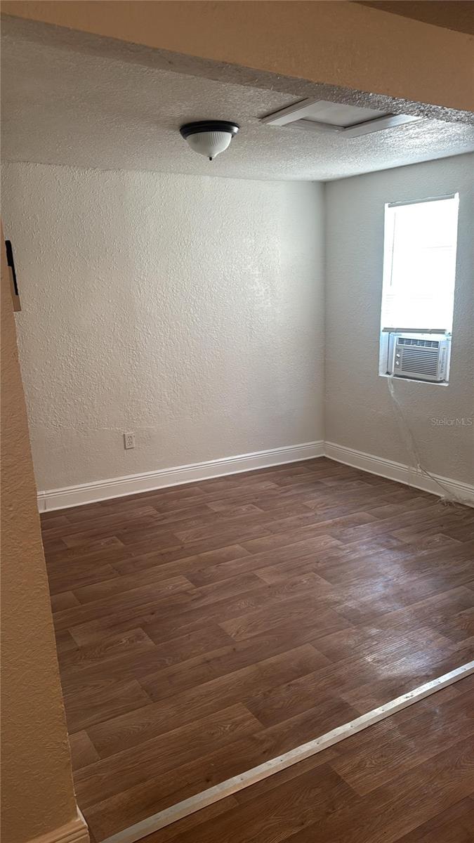 MISSOURI PARK - Residential Lease