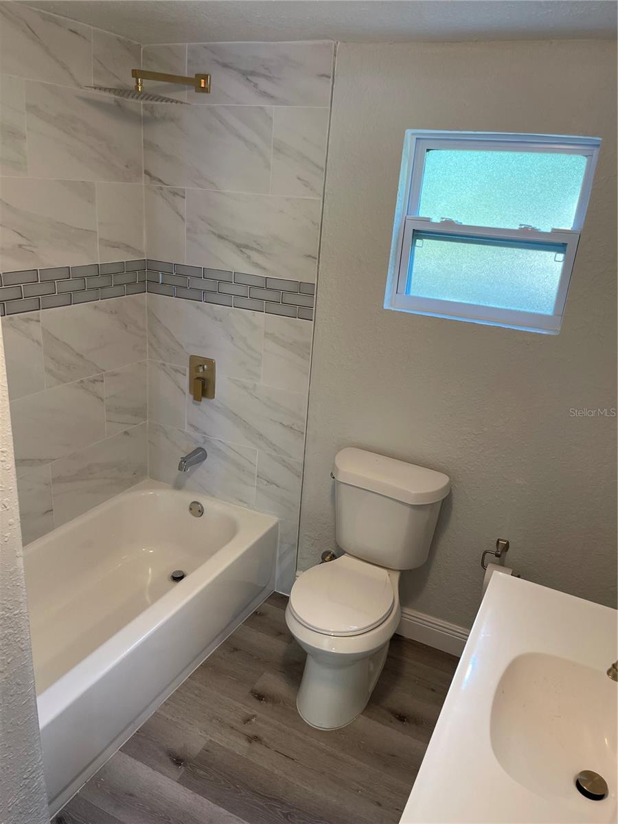 MISSOURI PARK - Residential Lease