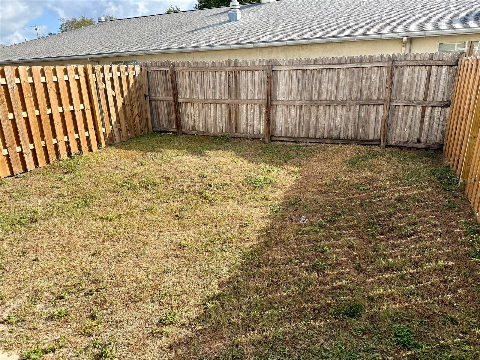 WILLOW LAKE - Residential