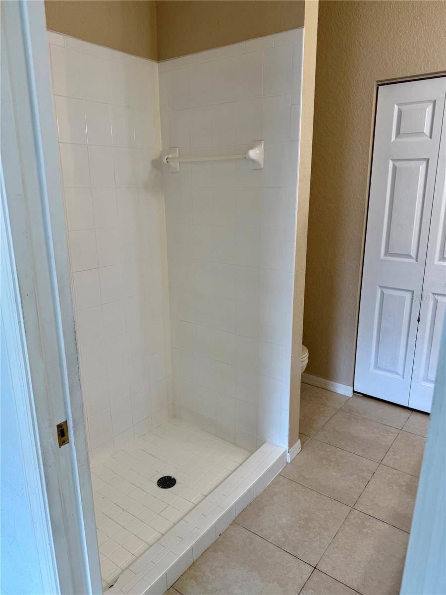 WILLOW LAKE - Residential