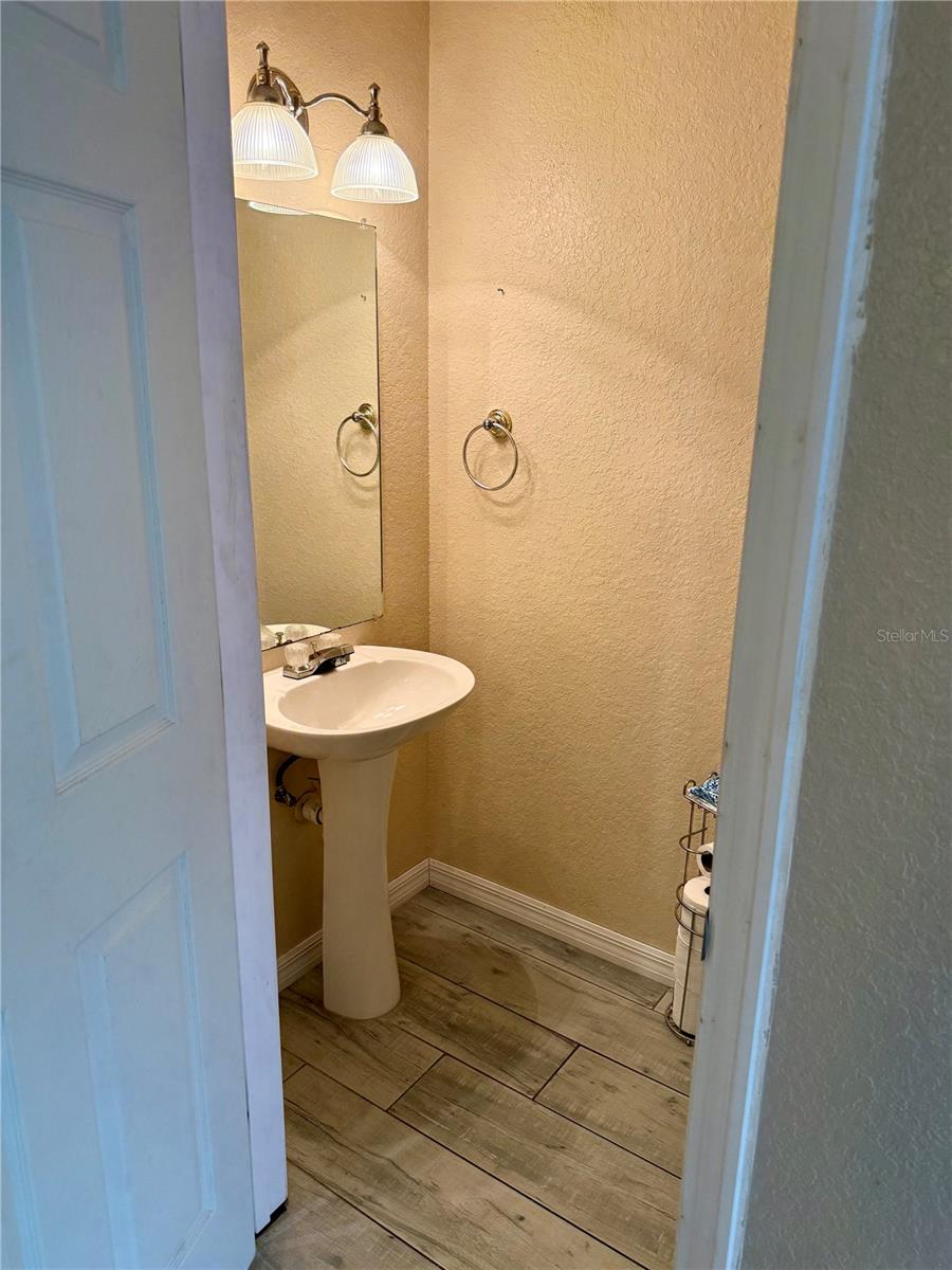 WILLOW LAKE - Residential