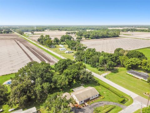 A home in PLANT CITY