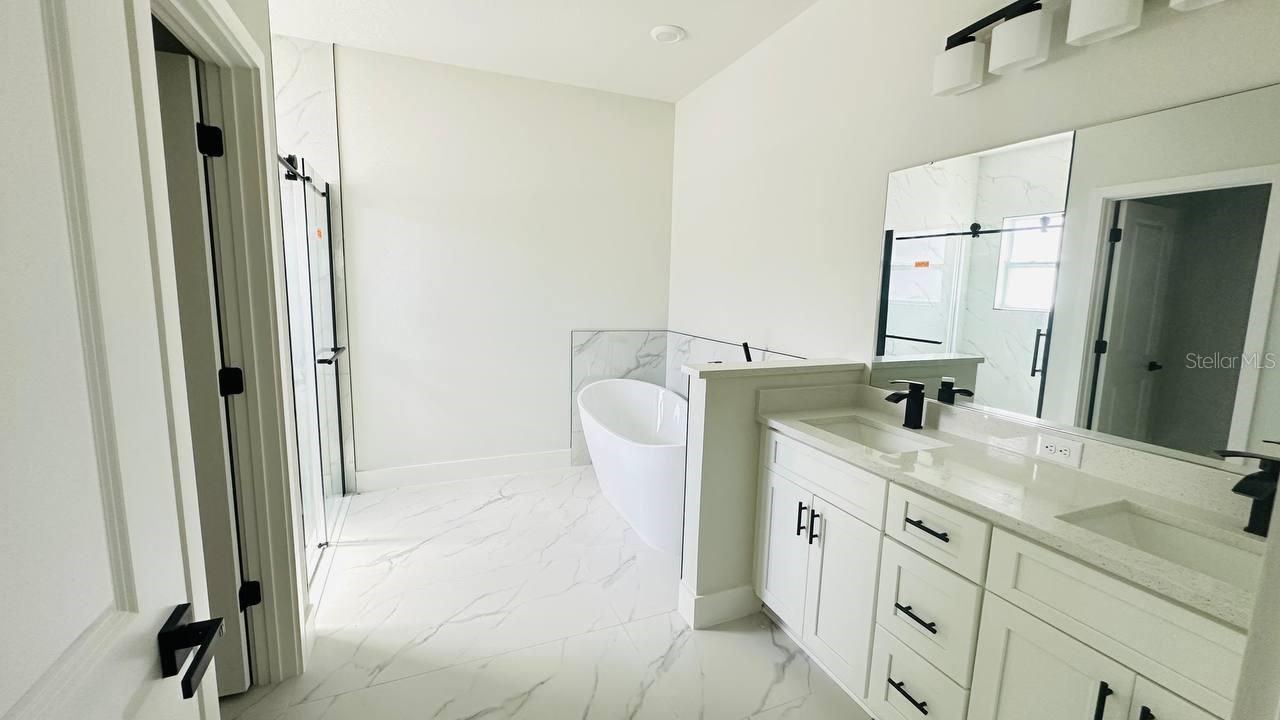 MARION OAKS - Residential