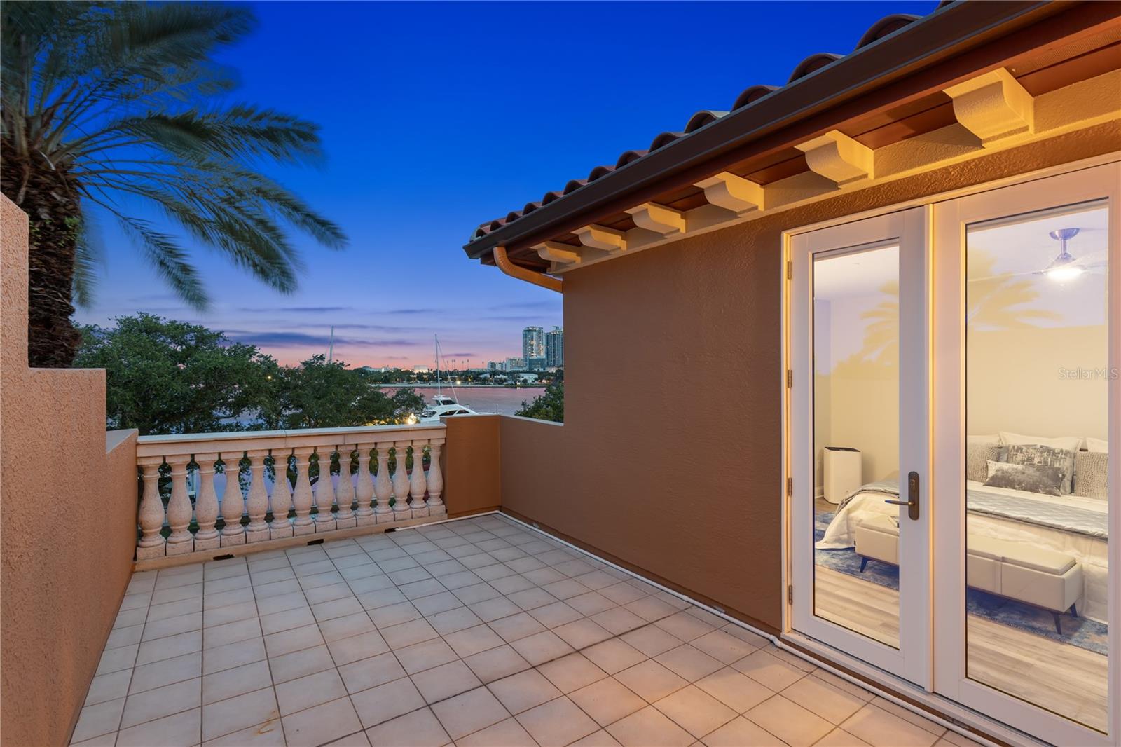 VINOY PLACE CONDO - Residential