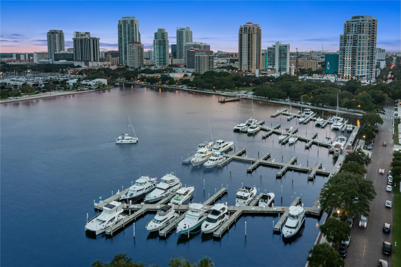 VINOY PLACE CONDO - Residential