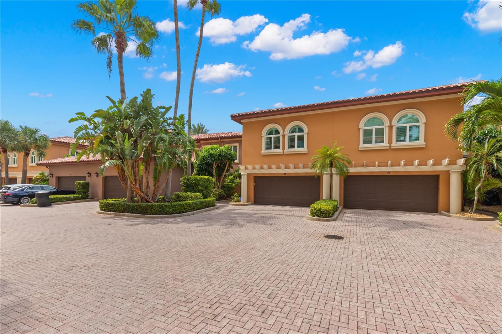 VINOY PLACE CONDO - Residential