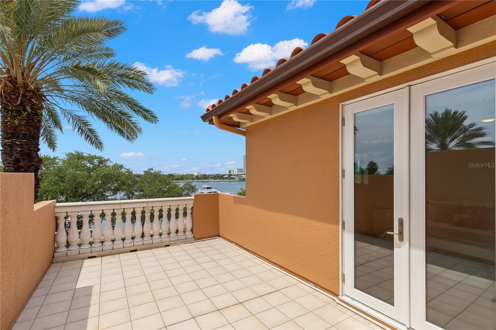 VINOY PLACE CONDO - Residential