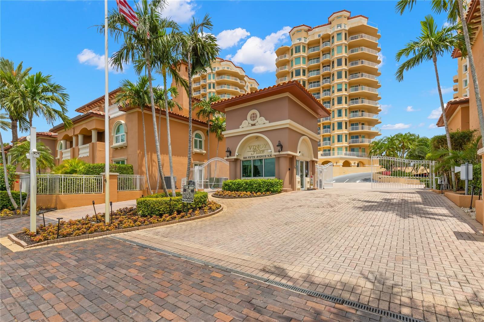 VINOY PLACE CONDO - Residential