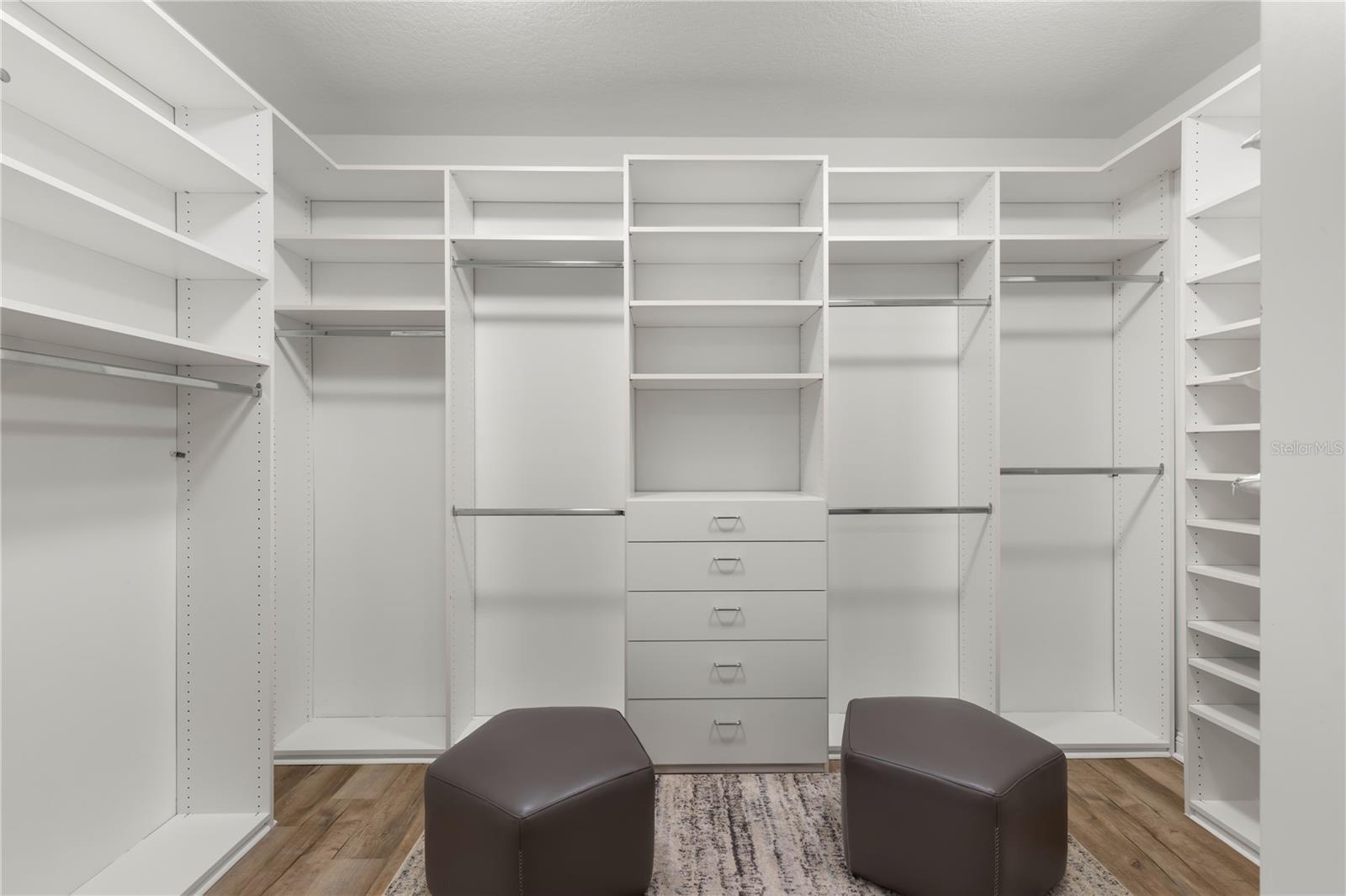 VINOY PLACE CONDO - Residential