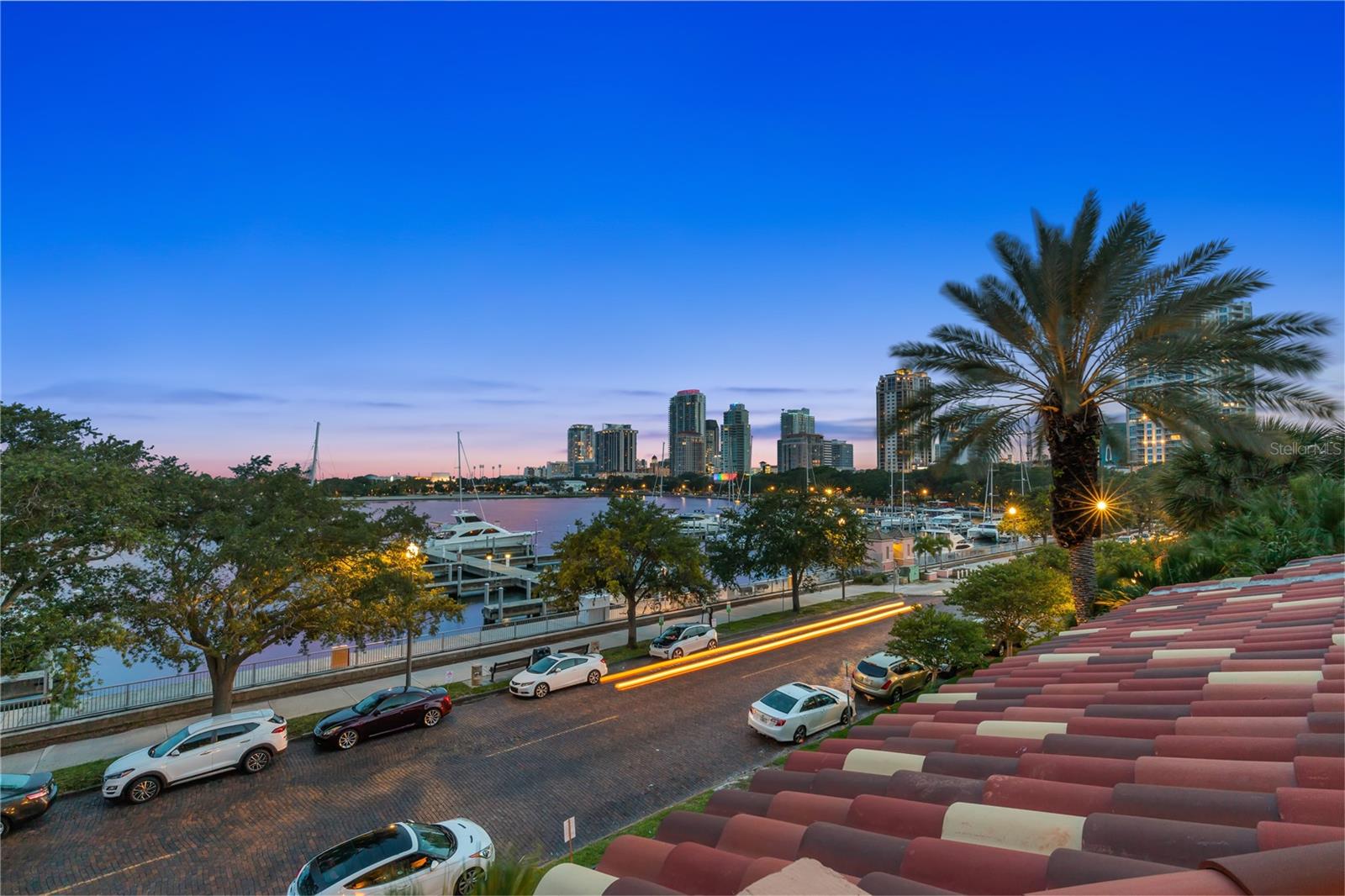 VINOY PLACE CONDO - Residential