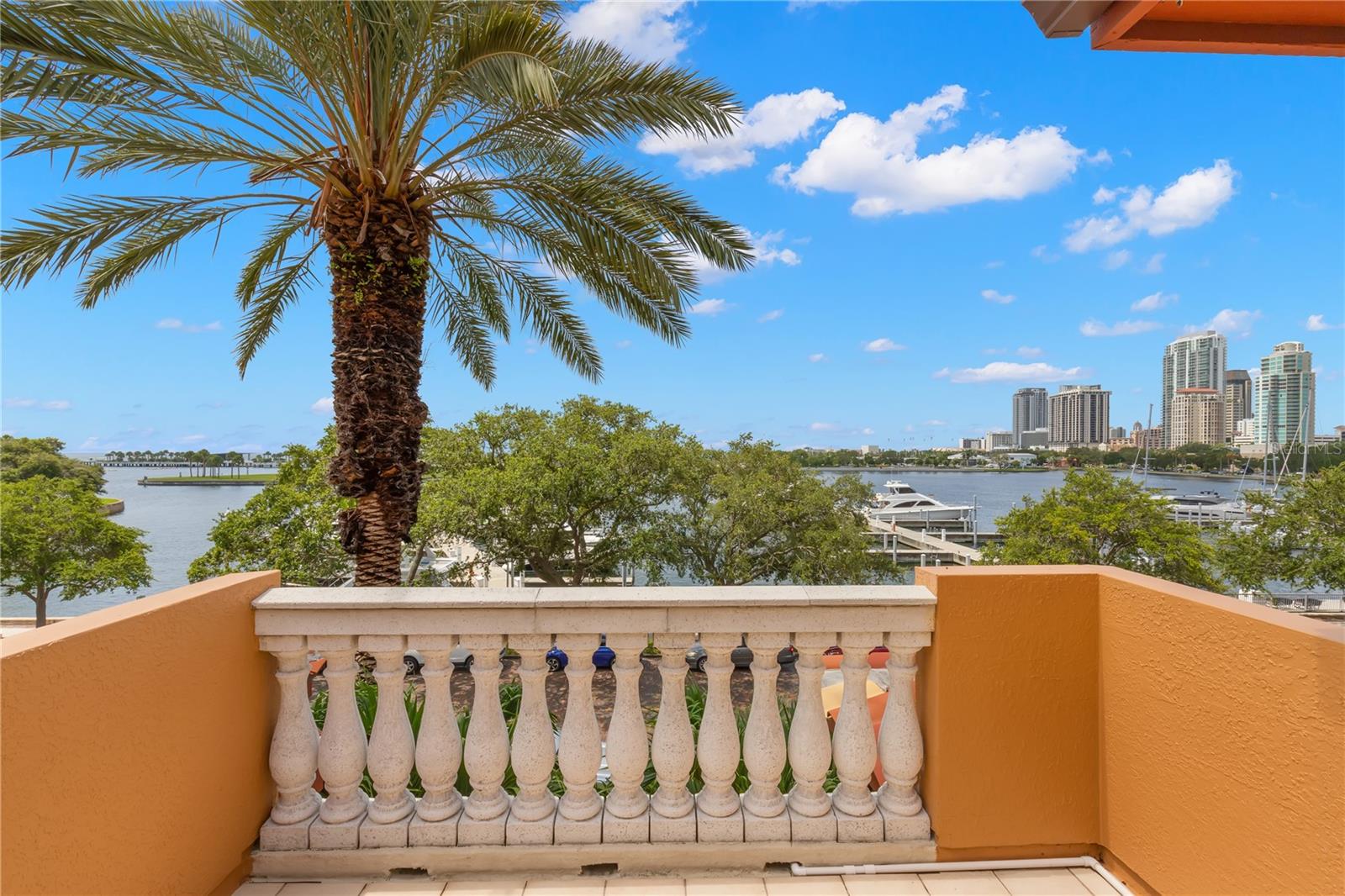 VINOY PLACE CONDO - Residential