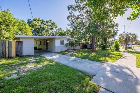 Photo of 6103 Bolling Drive, Orlando, FL 32808 (MLS # O6327797)