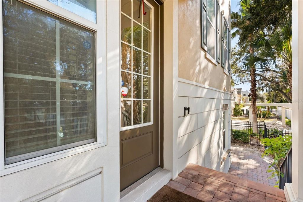 Photo of 520 Lanark Court, Orlando, FL 32806 (MLS # O6375792)