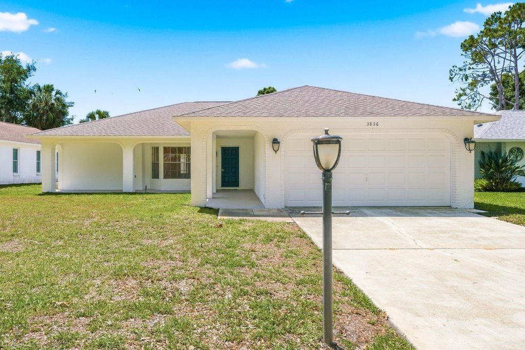 Photo of 3836 Tarpon Pointe Circle, Palm Harbor, FL 34684 (MLS # TB8506073)