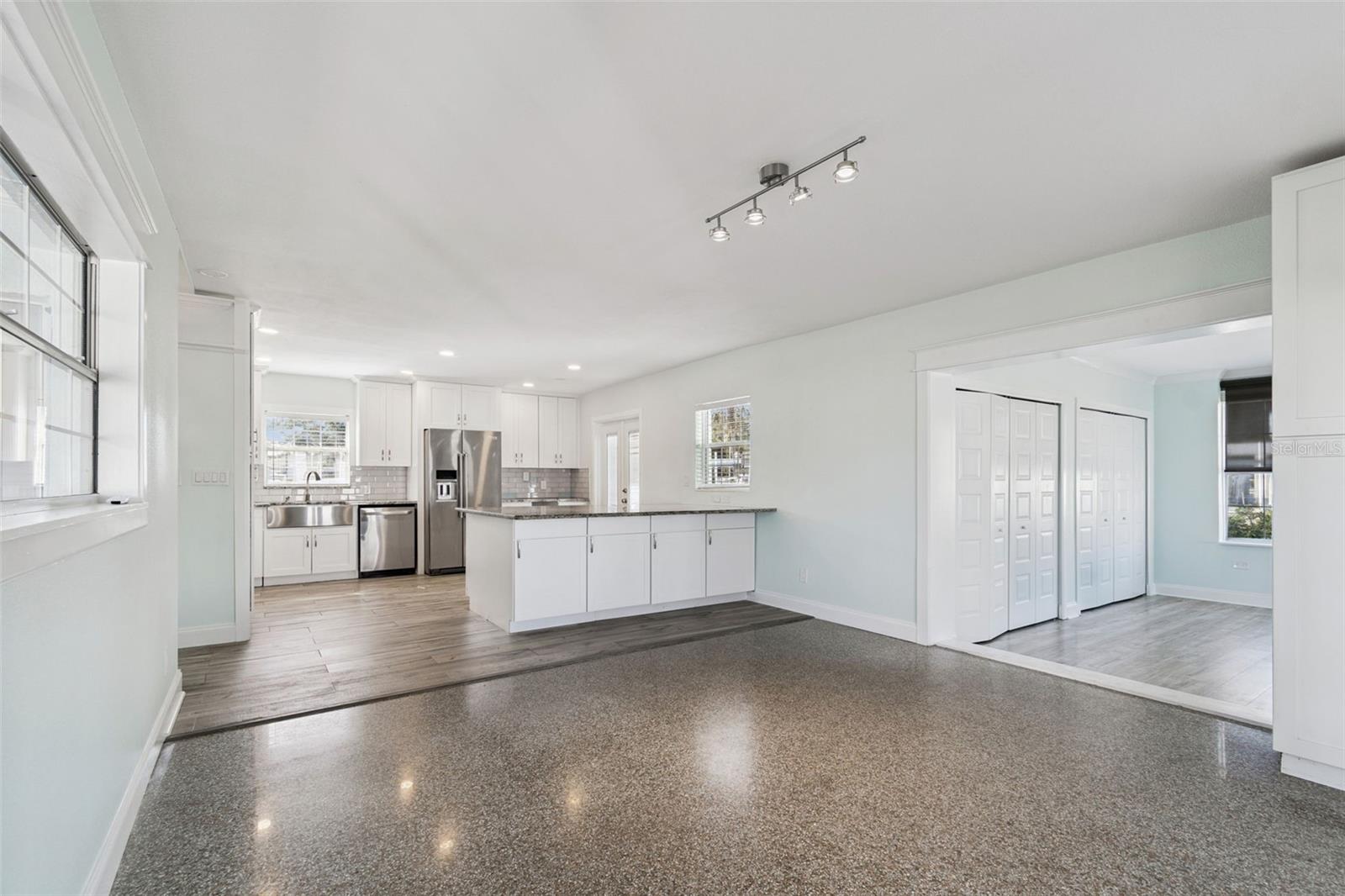 SHORE ACRES EDGEWATER SEC BLKS 17 & 18 - Residential Lease