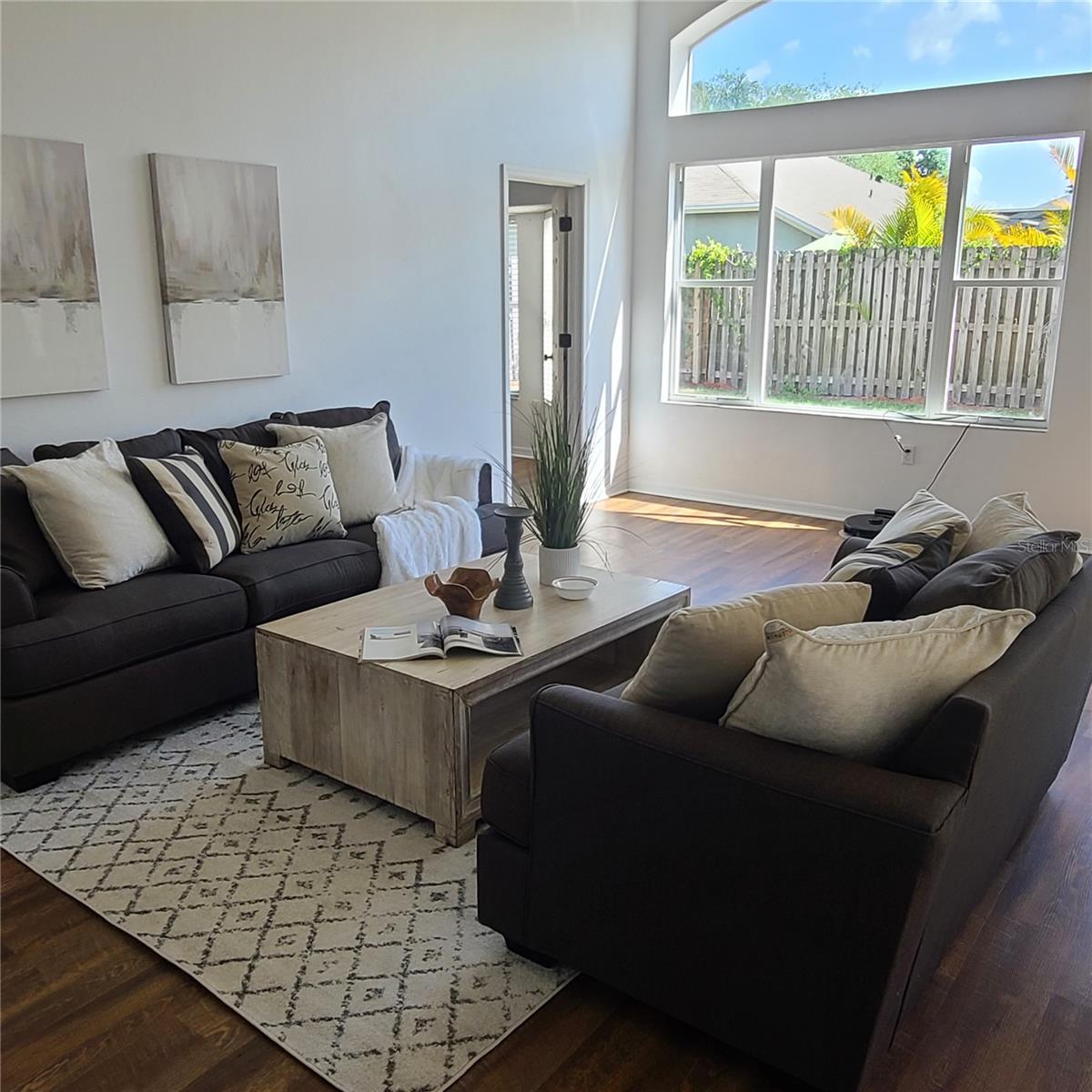 10275 OASIS PALM DRIVE