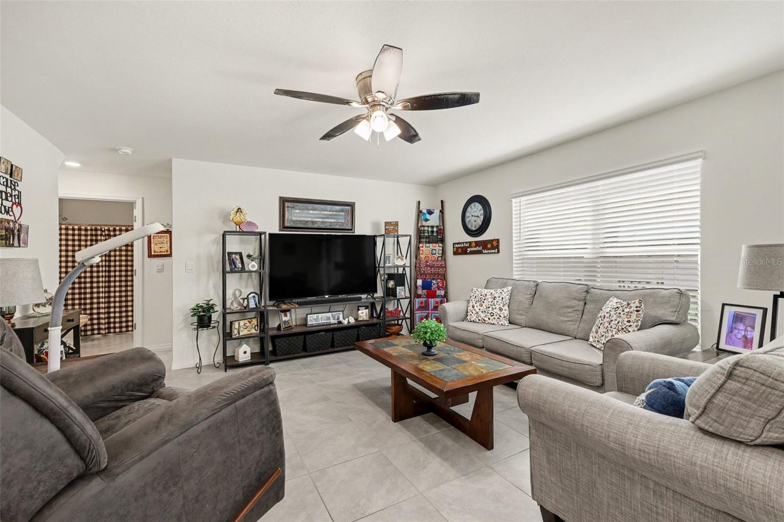 8693 TRIUMPH CIRCLE