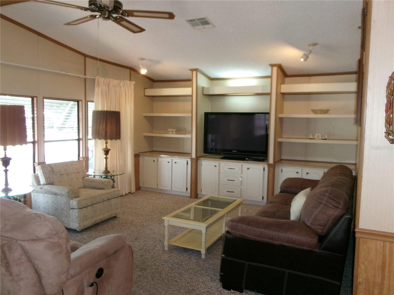 FOXWOOD LAKE ESTATES PH 01 - Residential
