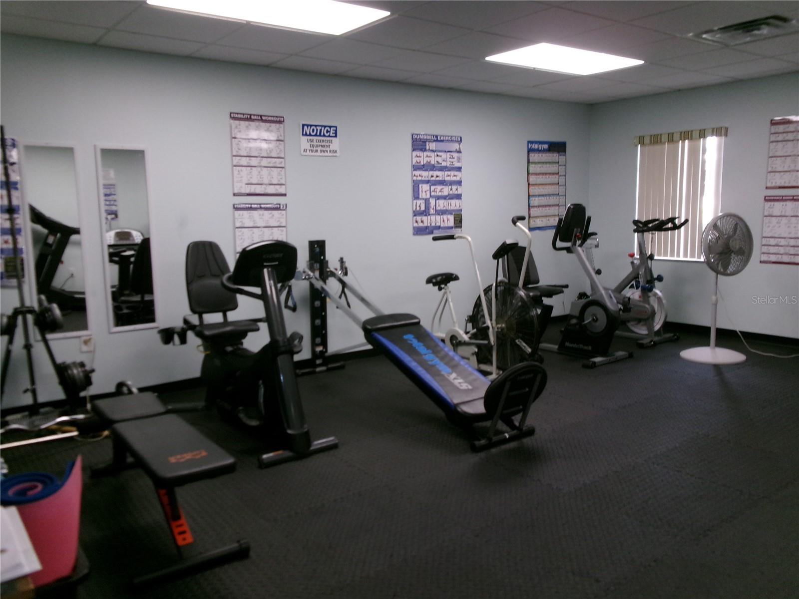 FOXWOOD LAKE ESTATES PH 01 - Residential