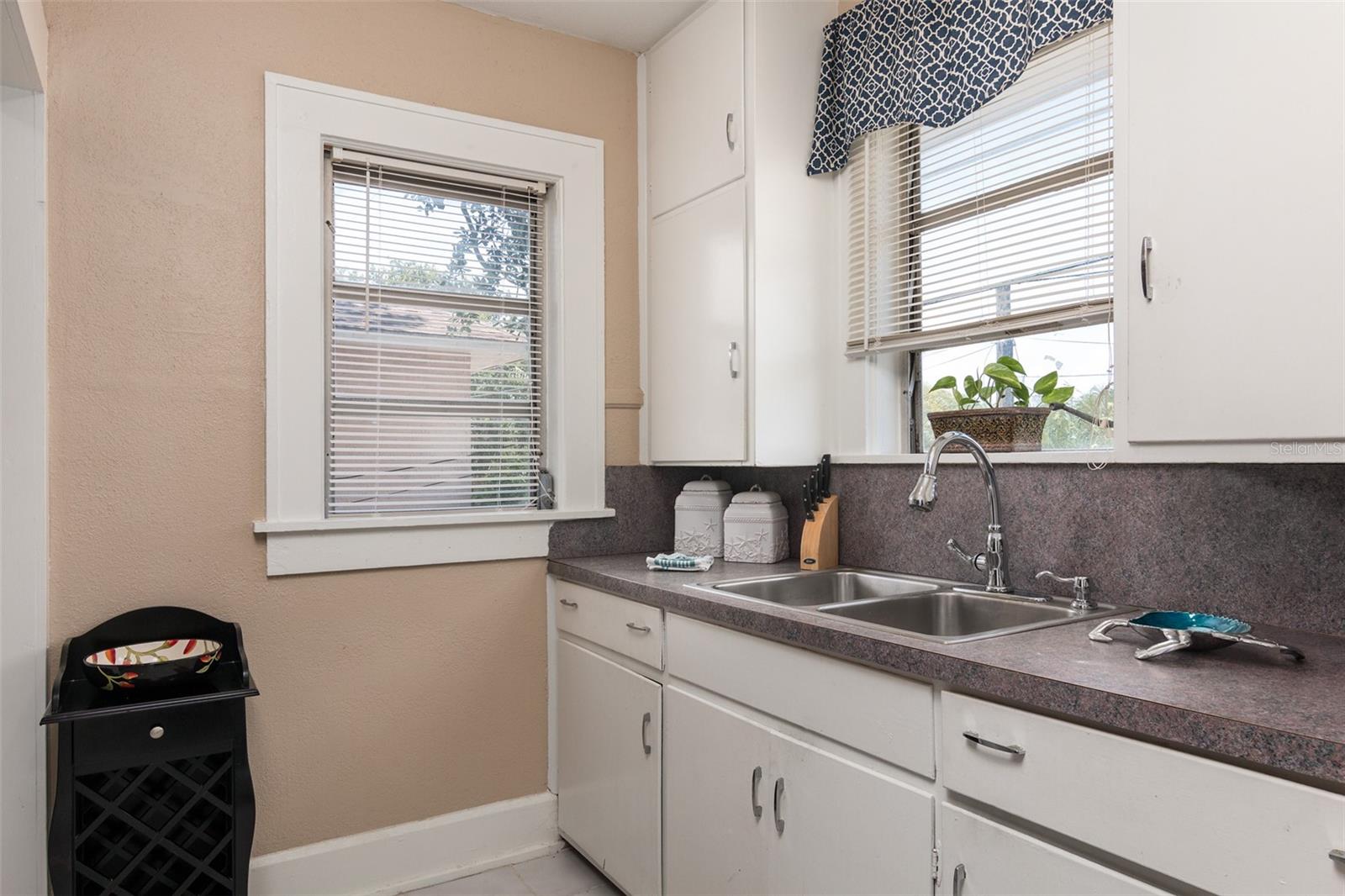 POWERS CENTRAL PARK SUB - Residential Lease