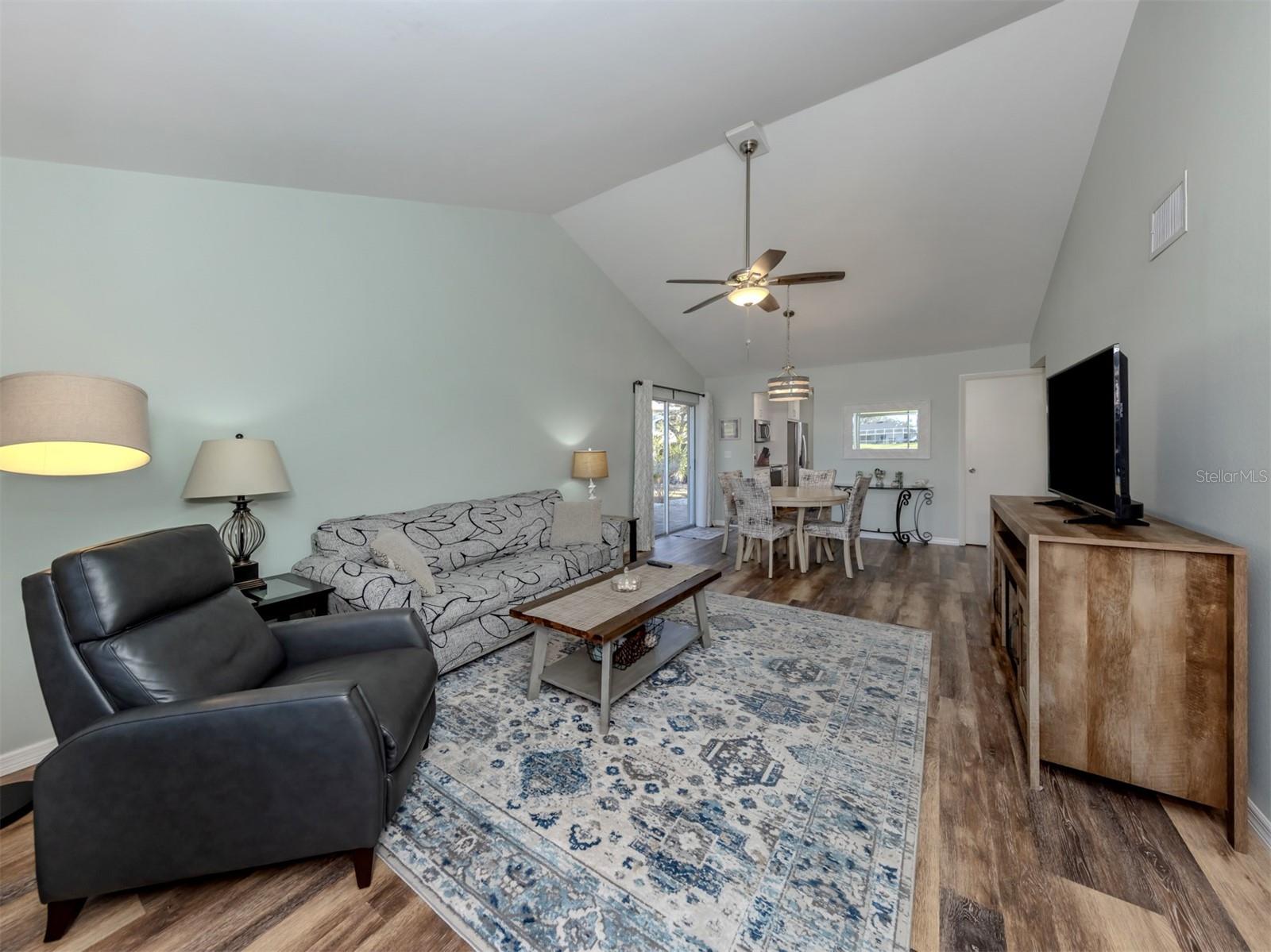 PINEBROOK LAKE CLUB PH 1 - Residential