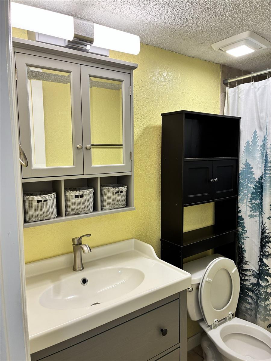 CREEKS EDGE CONDO - Residential Lease