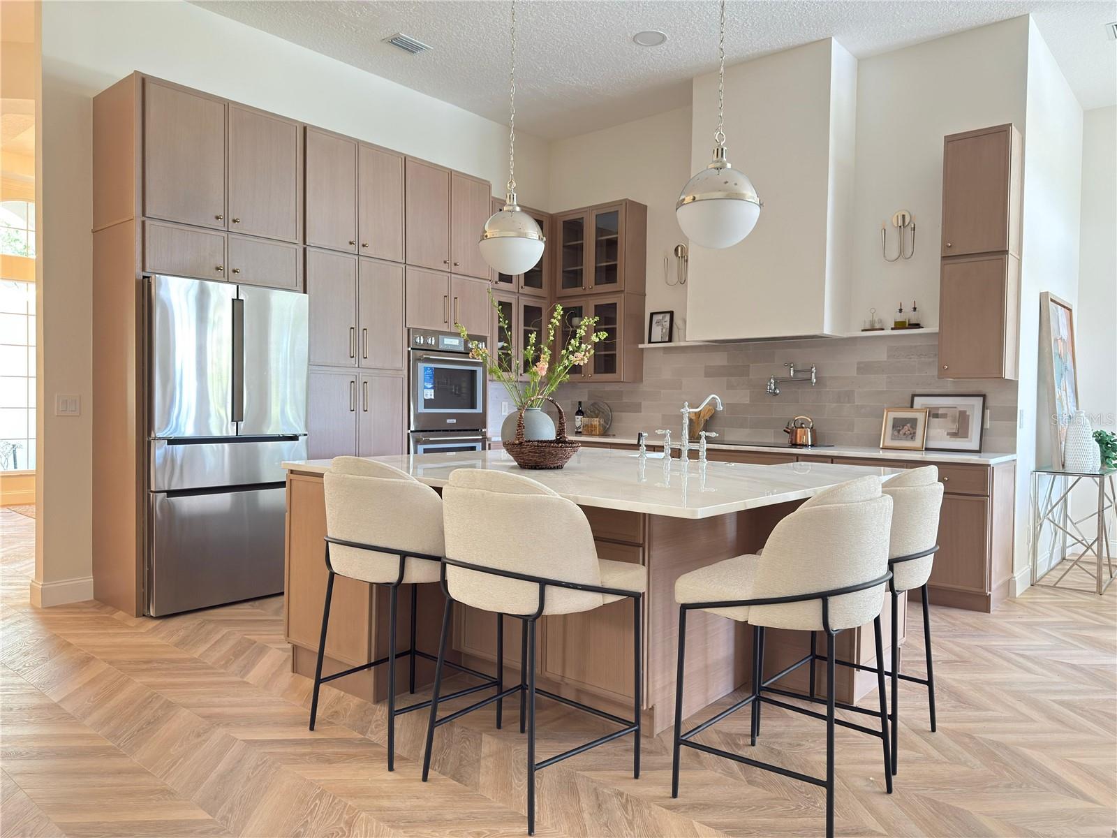 1266 SAINT ALBANS LOOP
