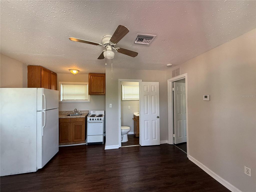 Photo of 610 S Marin Luther King Jr Ave, Clearwater, FL 33756 (MLS # TB8467826)